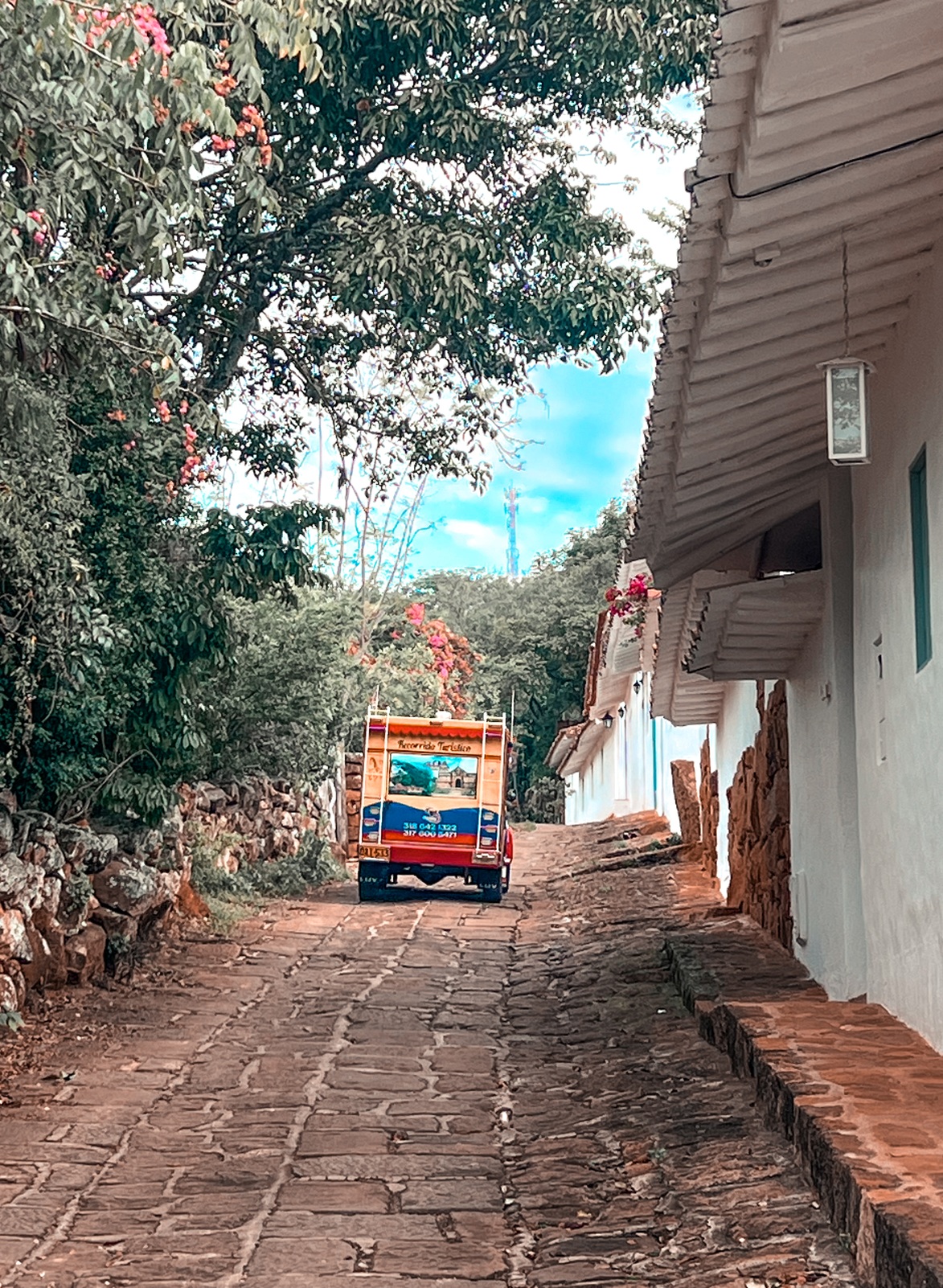 Barichara en Tuc Tuc y Chiva a Guane | Santa Sofía Casa Boutique | Hotel en Barichara